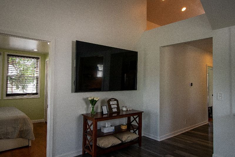Furnished Finder property 402282_1 photo 18