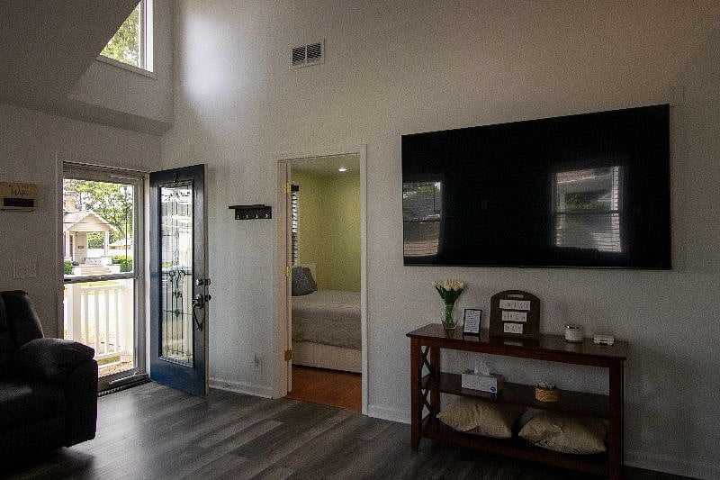Furnished Finder property 402282_1 photo 17