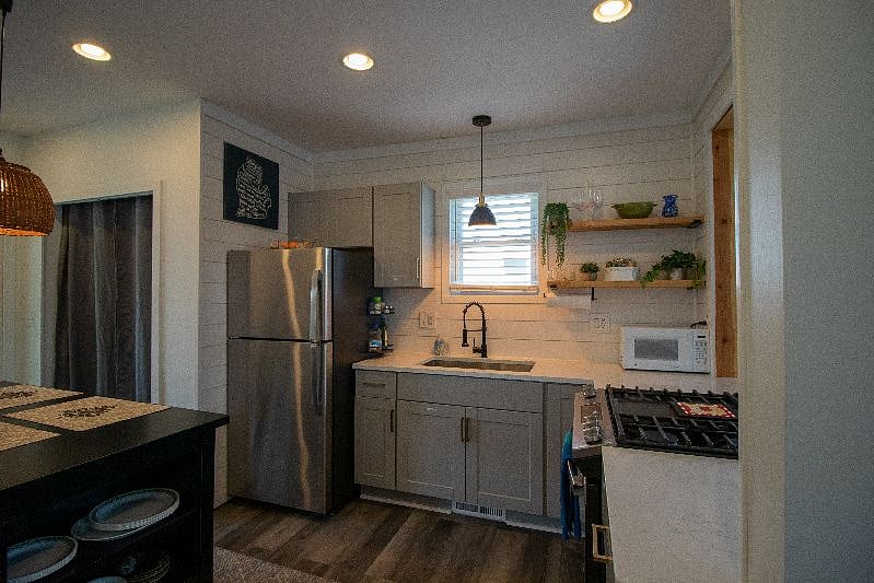 Furnished Finder property 402282_1 photo 11