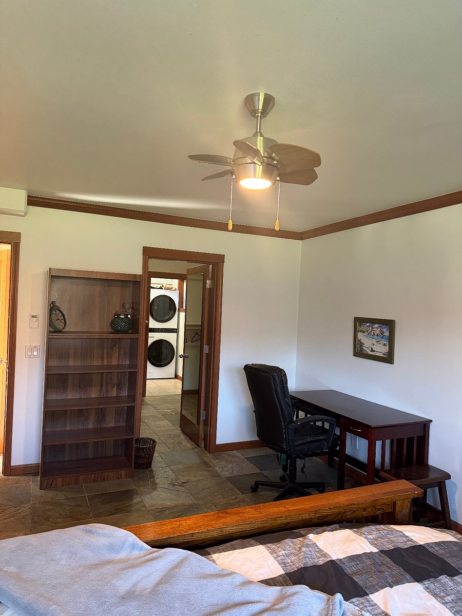 1st bedroom walk in closet