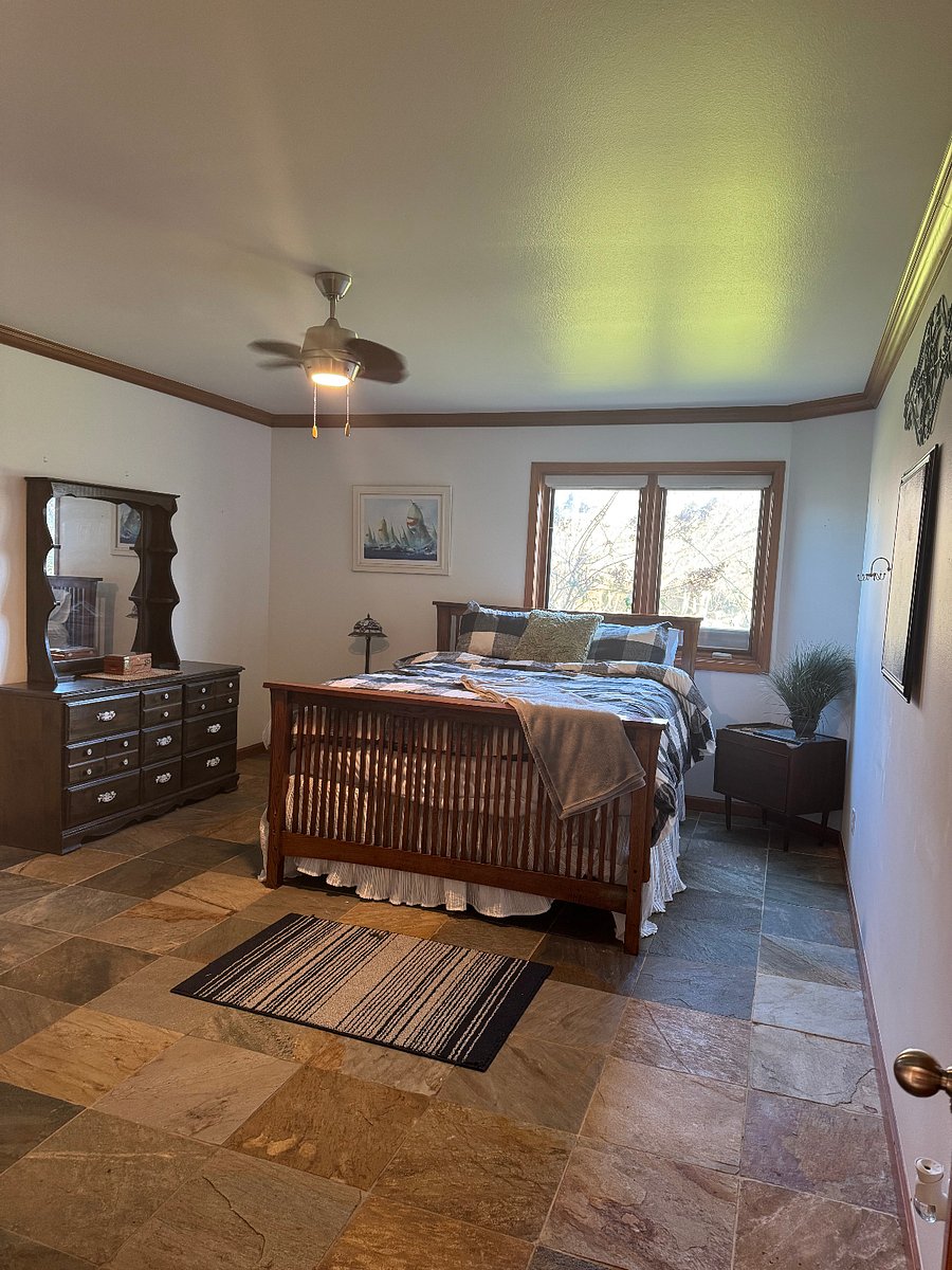 1st bedroom