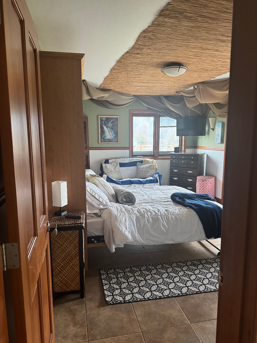second bedroom with view