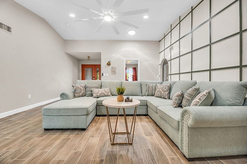 Furnished Finder property 402406_1 photo 9