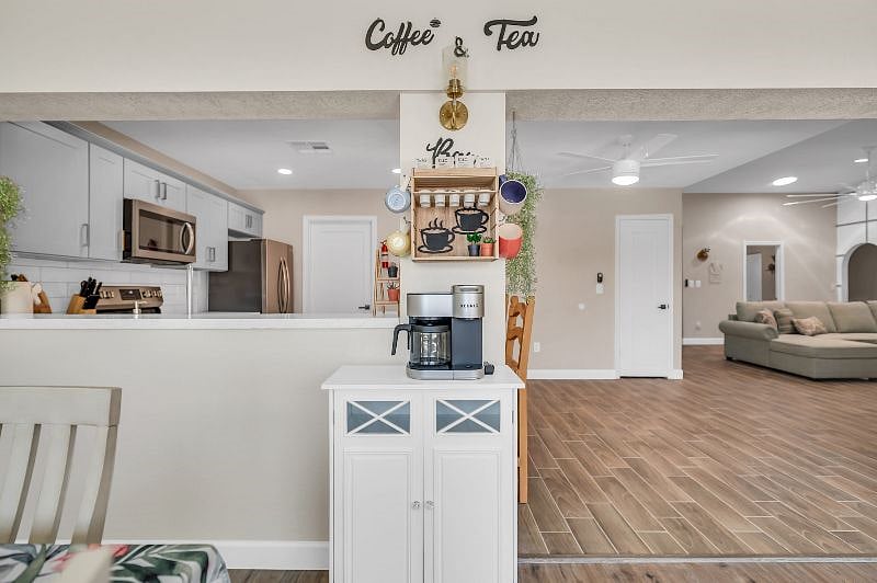 Furnished Finder property 402406_1 photo 23