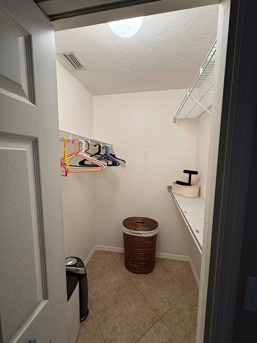 Furnished Finder property 402436_1 photo 12