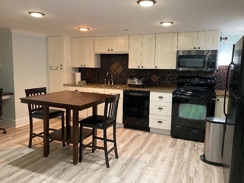 Furnished Finder property 402445_1 photo 21