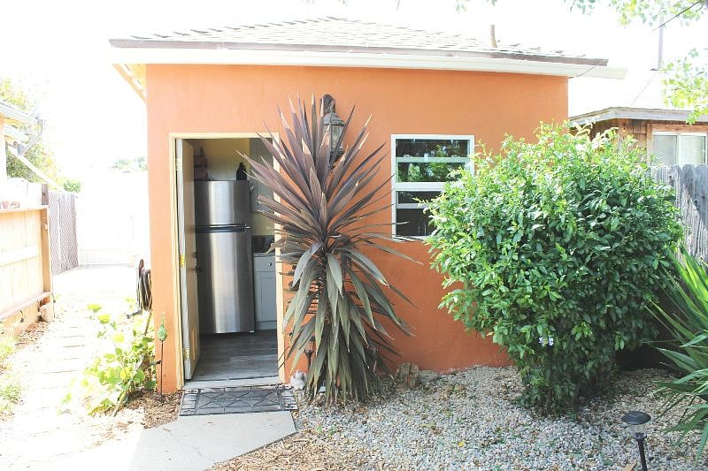 Furnished Finder property 402472_1 photo 3