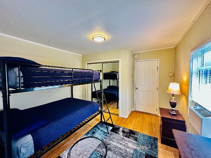 Furnished Finder property 402478_1 photo 9