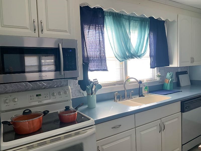 Furnished Finder property 402569_1 photo 3