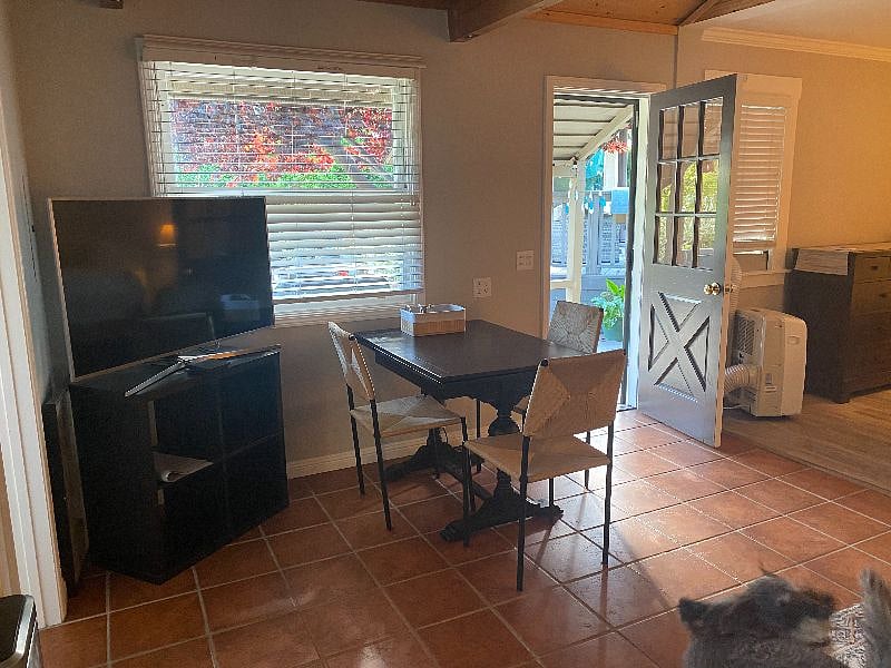 Furnished Finder property 402599_1 photo 3