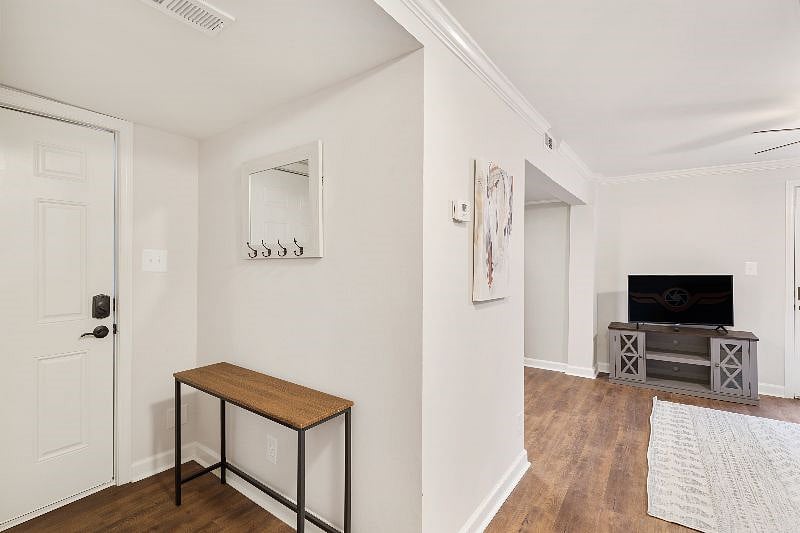 Furnished Finder property 402601_1 photo 6