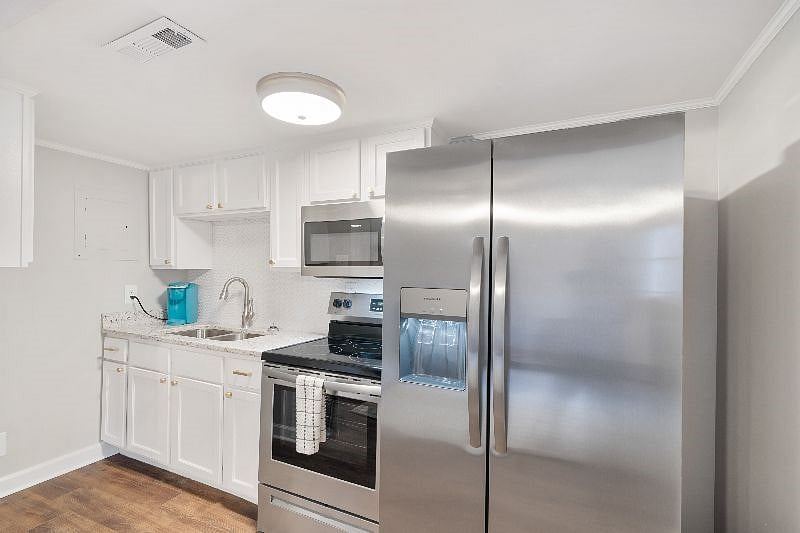 Furnished Finder property 402601_1 photo 9