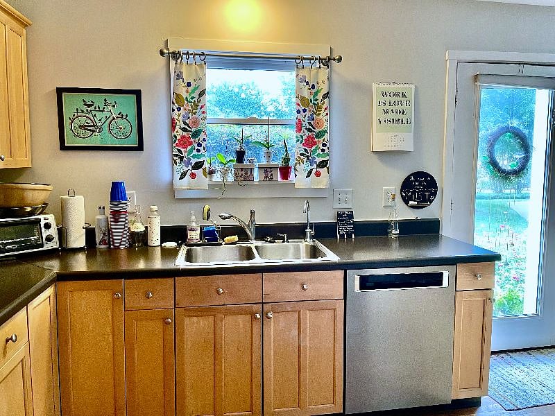 Furnished Finder property 402626_1 photo 8