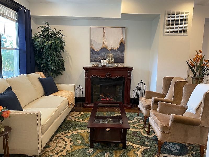 Furnished Finder property 402629_2 photo 3