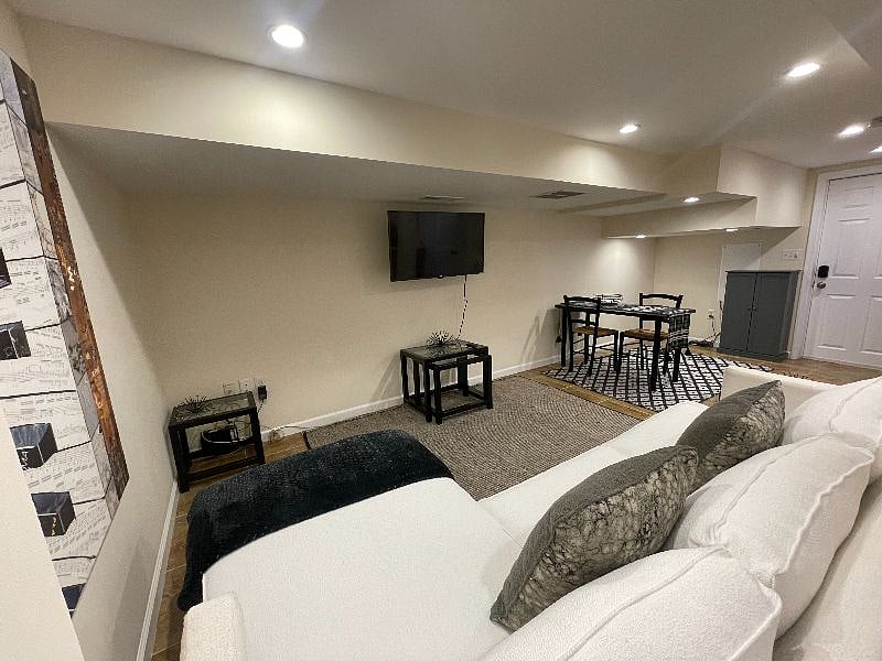 Furnished Finder property 402629_3 photo 4