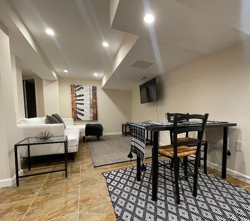 Furnished Finder property 402629_3 photo 3
