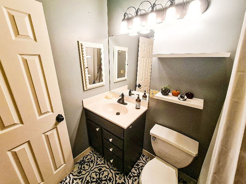 Wanderlust Room/Phoenix Suite (@ Property 2) default shared bathroom