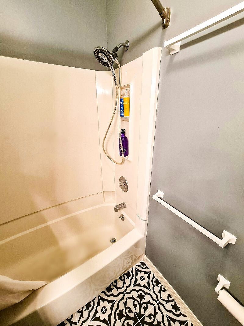Wanderlust Room/Phoenix Suite (@ Property 2) default shared bathroom