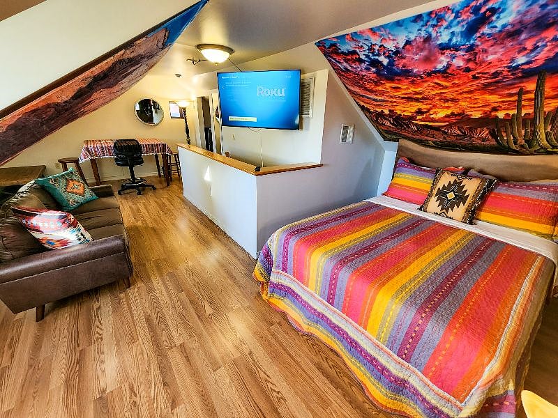 SUITE 4/Phoenix Suite -- $1850/month CASH (@Property 2 - Near Capitol), available 4/22
wide angle lens view (room is larger than appears in this photo, which was taken to show layout)