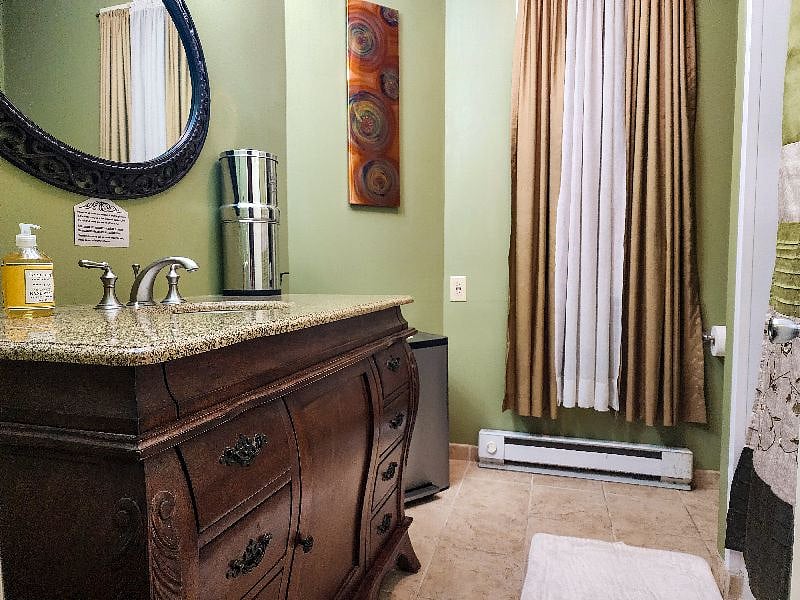 Bathroom @Property 1 - Midtown (shared by Room 1 & Room 2)