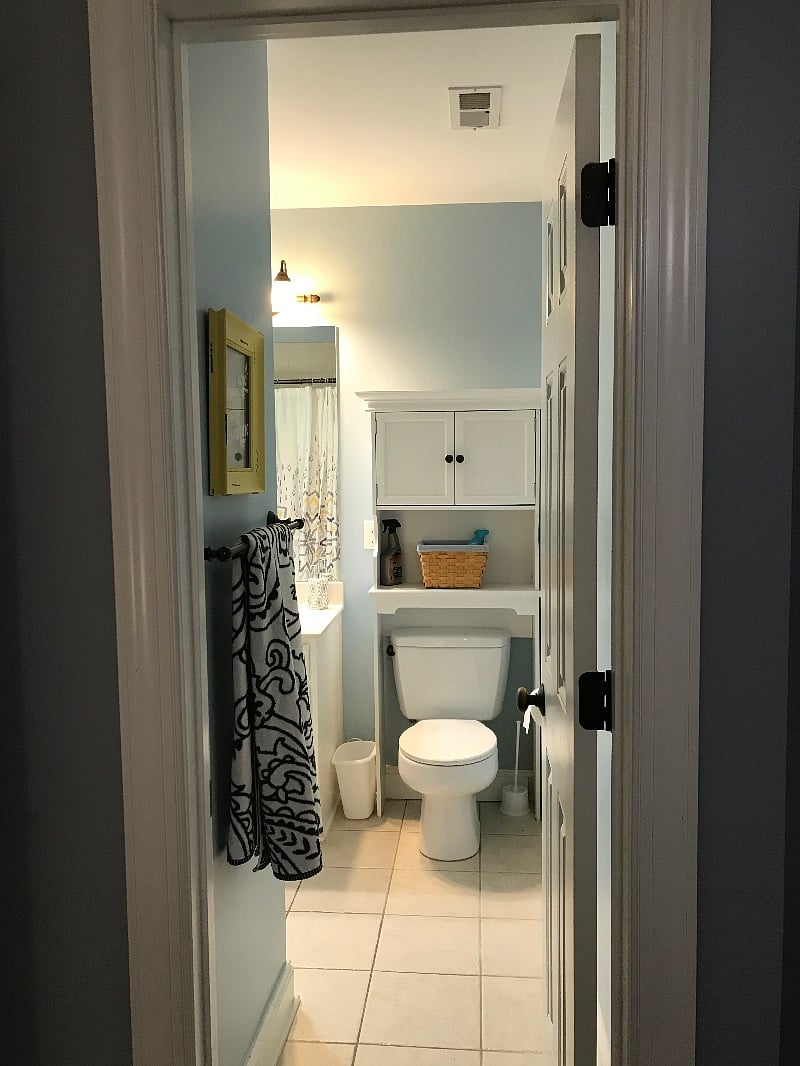 Attached Full Bathroom