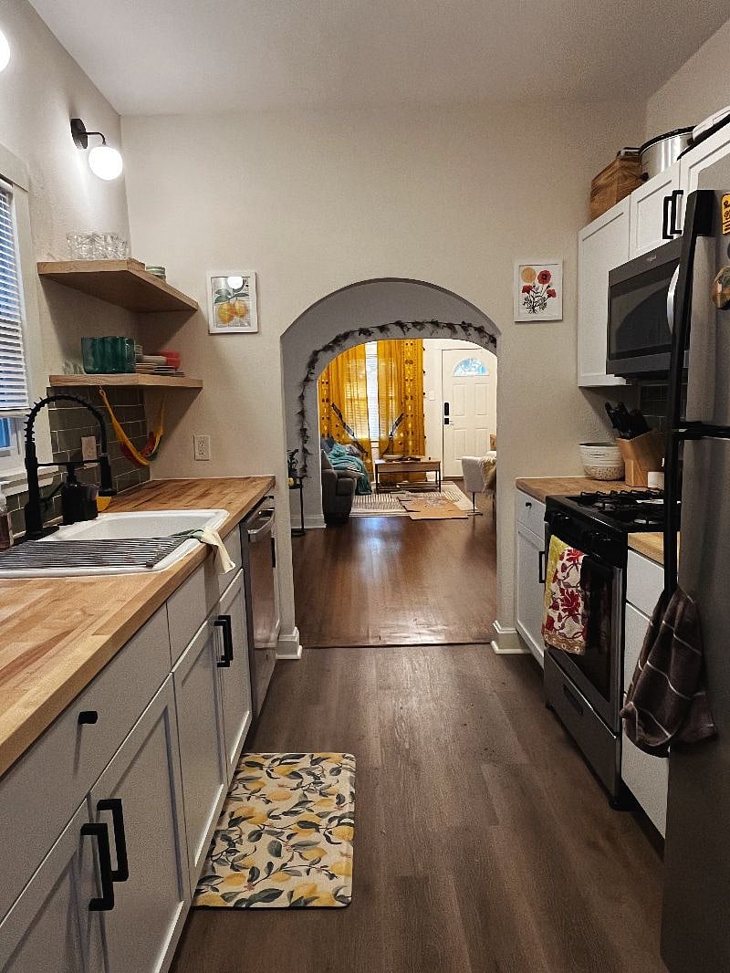 Furnished Finder property 402701_1 photo 9