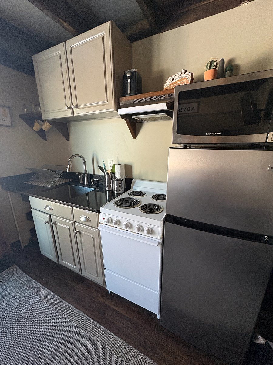 Furnished Finder property 402764_2 photo 5