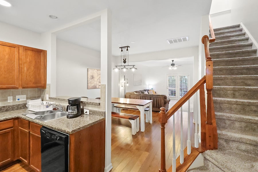 Furnished Finder property 402767_2 photo 11