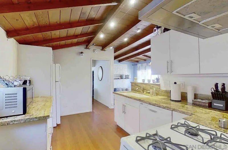 Furnished Finder property 402799_1 photo 6
