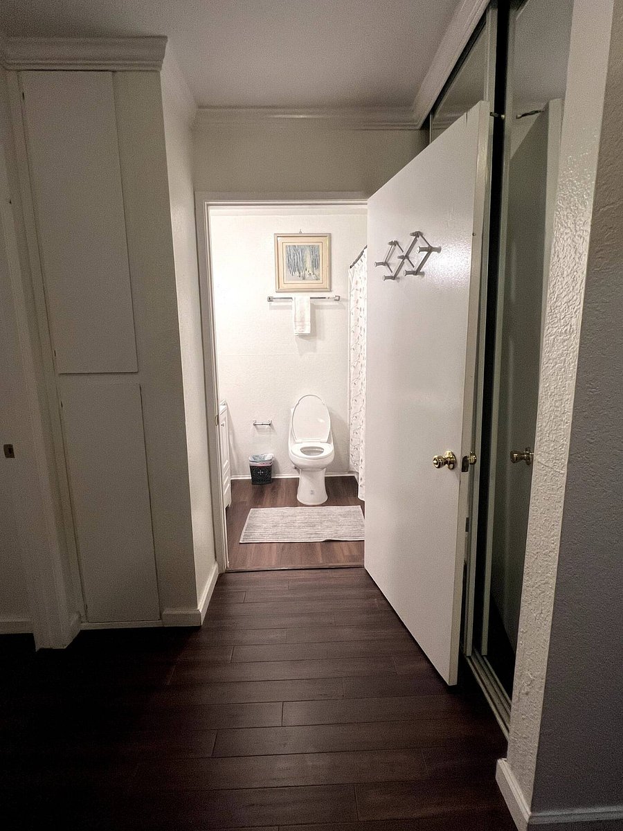 Furnished Finder property 402984_1 photo 15