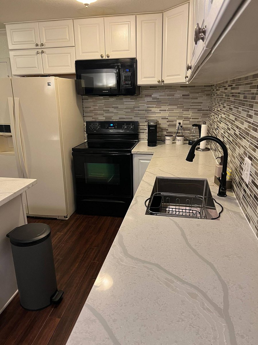 Furnished Finder property 402984_1 photo 13