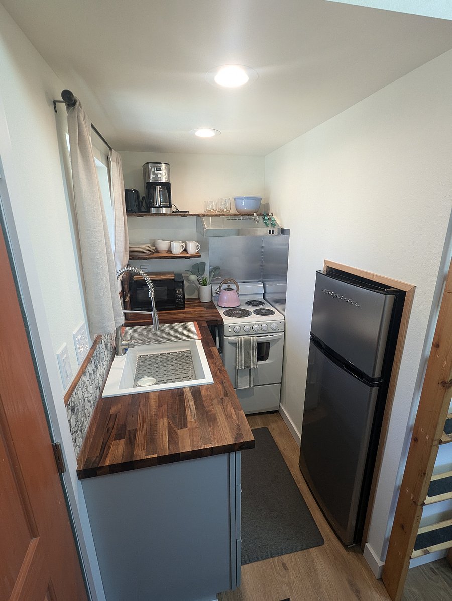 Furnished Finder property 402988_1 photo 12