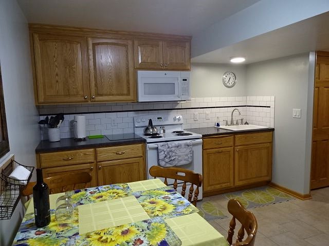 Furnished Finder property 403008_1 photo 9