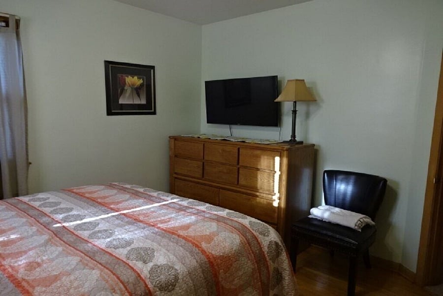 2nd bedroom