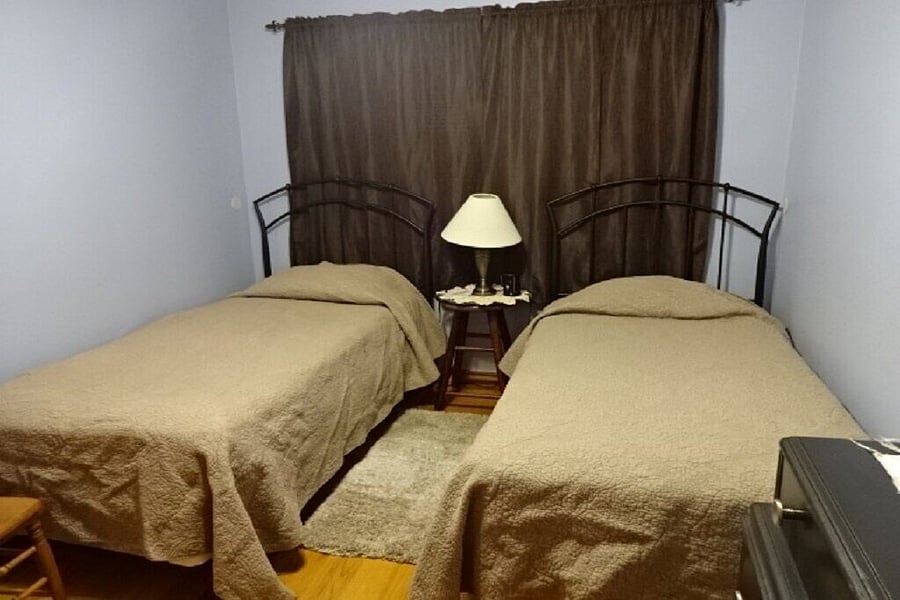 3rd bedroom with twin beds