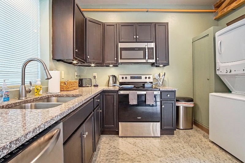 Furnished Finder property 403082_2 photo 6