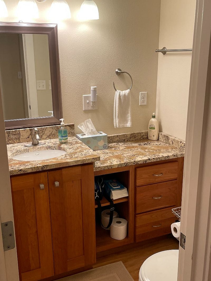 Bath with tub/shower