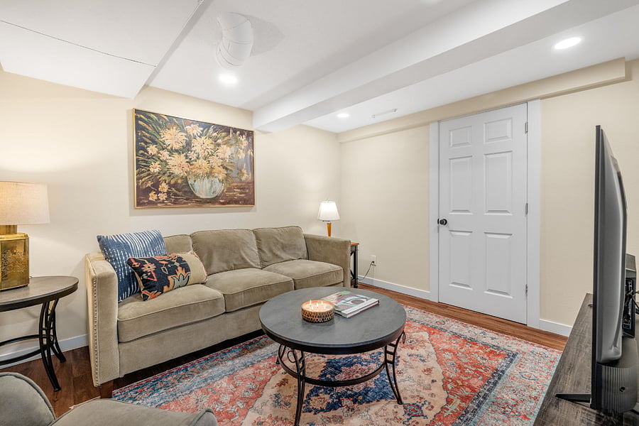 Furnished Finder property 403217_3 photo 33