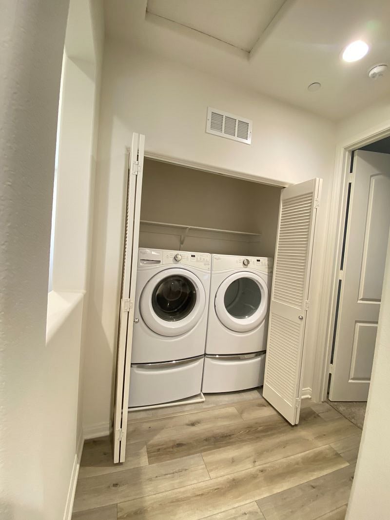 Furnished Finder property 403222_1 photo 17