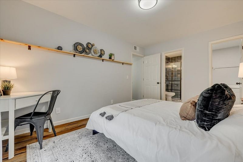 Furnished Finder property 403297_1 photo 16