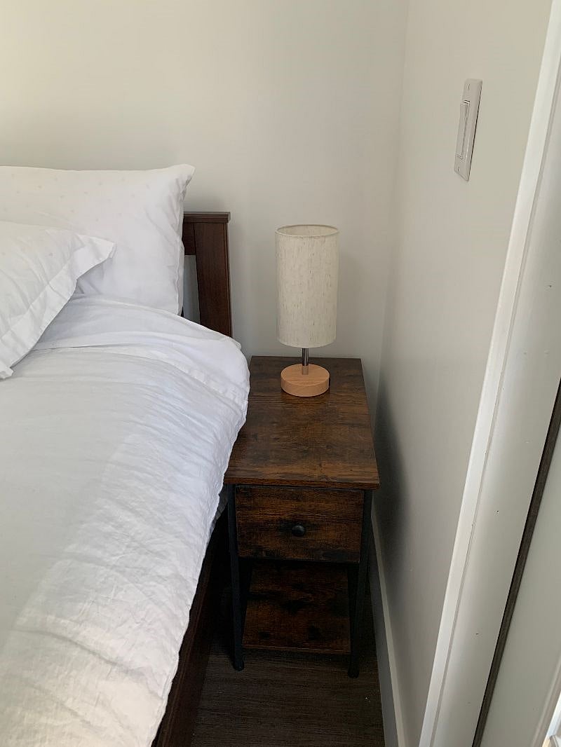 Reading lamp with USB for charging