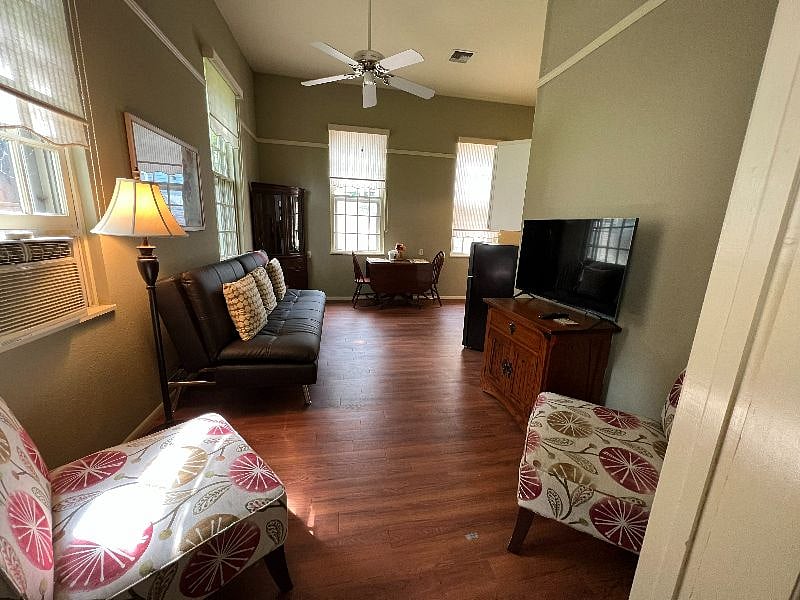 Furnished Finder property 403417_1 photo 11