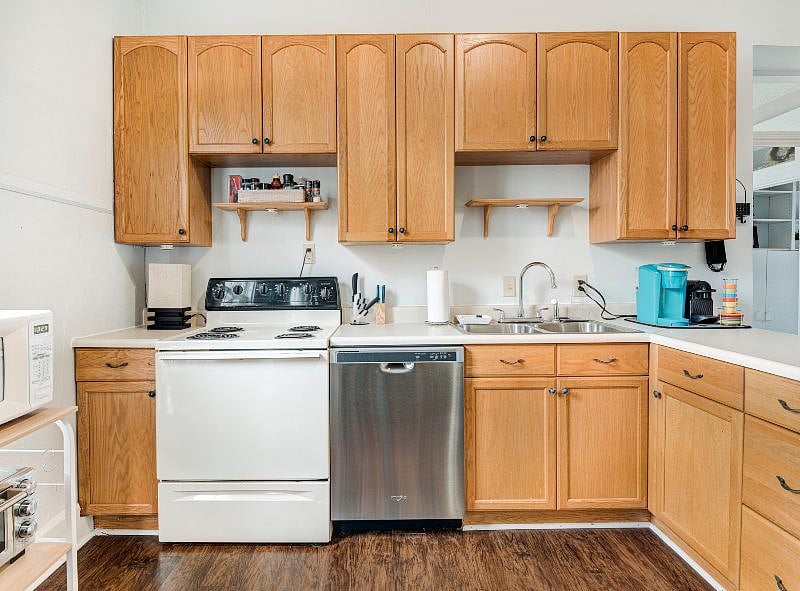 Furnished Finder property 403494_1 photo 13
