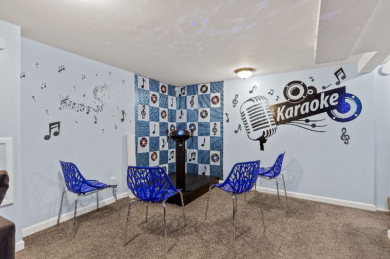 Karaoke corner equipped with Bluetooth microphone stand
