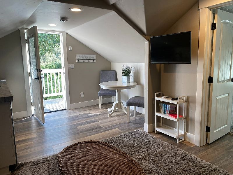 Furnished Finder property 403569_2 photo 1