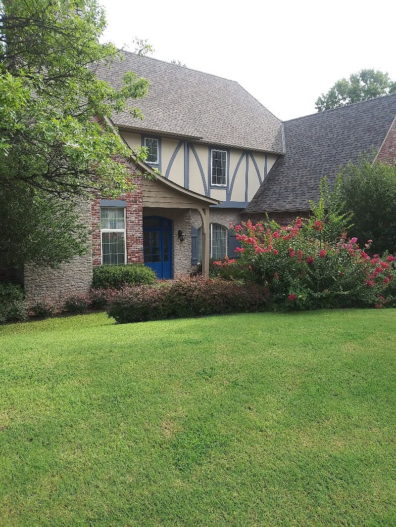 Front view of home