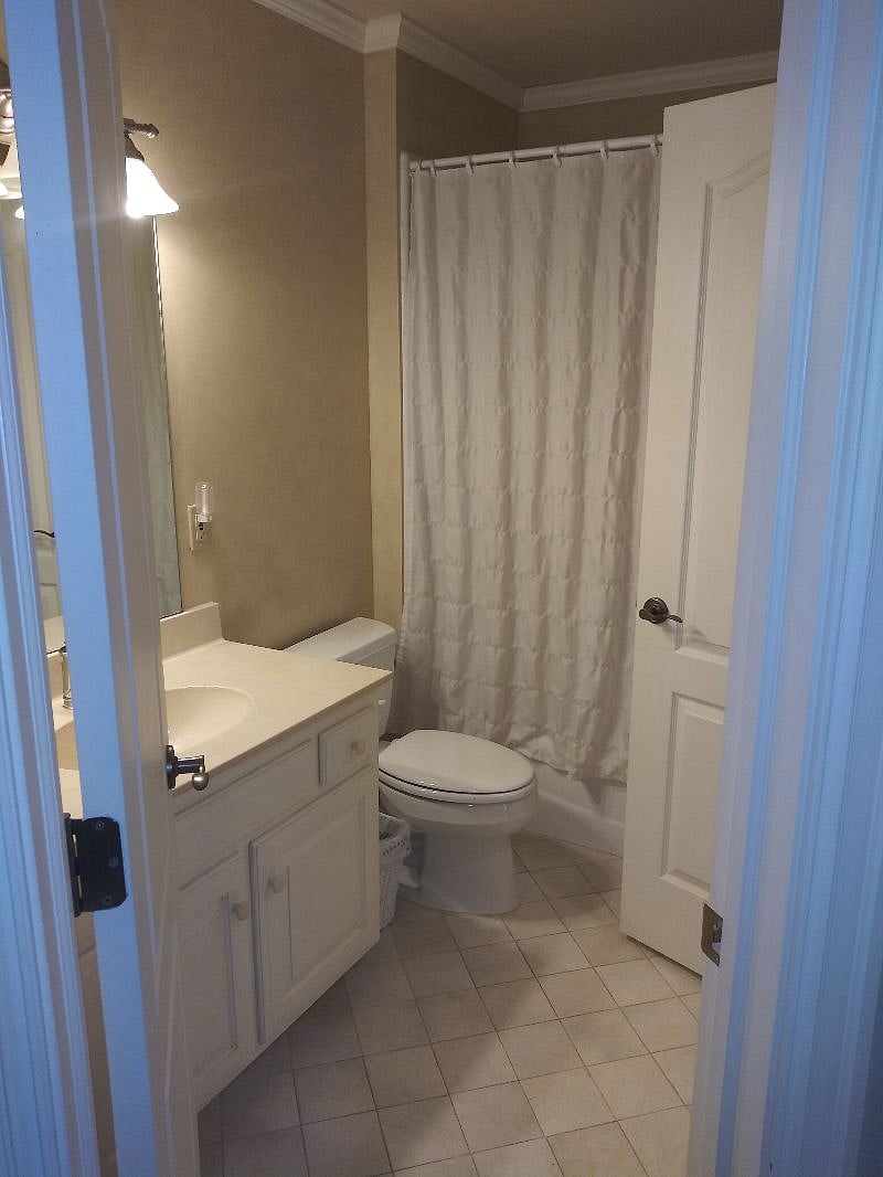 Full bedroom private bathroom
