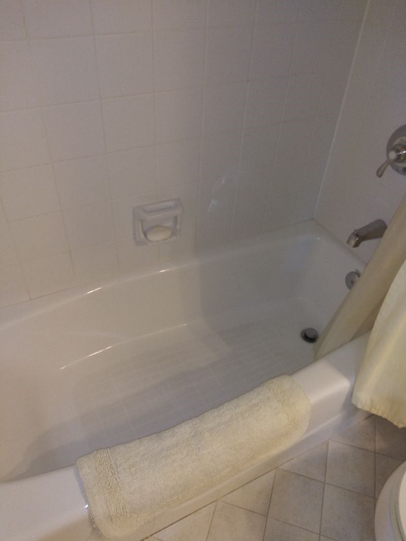 Spotless tub and shower for queen bathroom