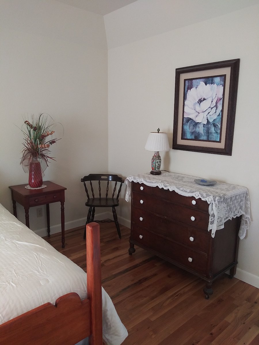 Queen bedroom dresser