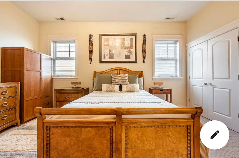 Master bedroom with very comfortable mattress.